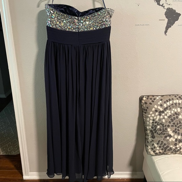 Elegant long with beautiful and colorful rhinestone bustier. Size 14 - Picture 9 of 11